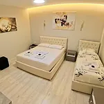 London Restaurant 호텔 4*