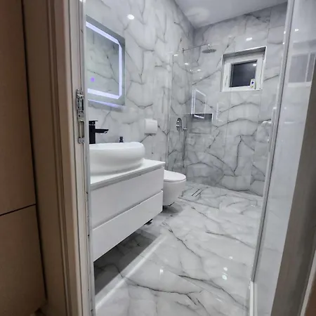 Hotel London Restaurant Kukes