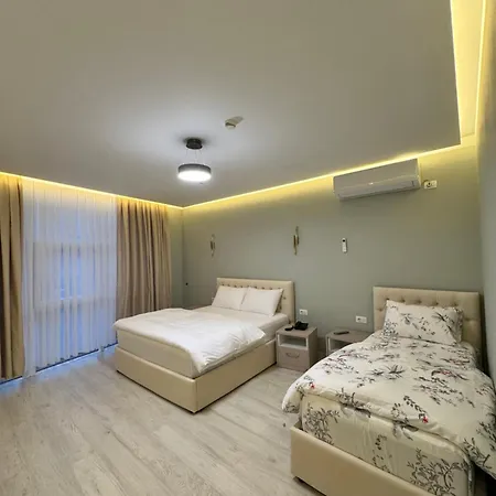 London Restaurant Hotel 4*