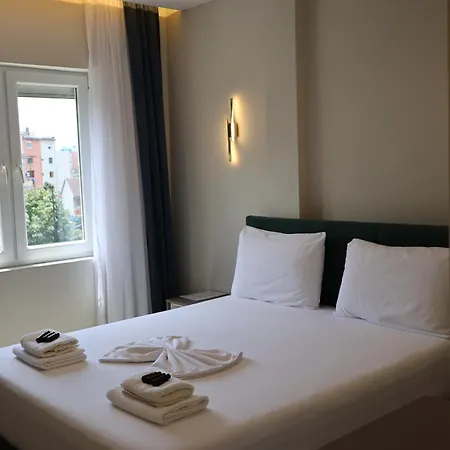 London Restaurant Hotel Kukes