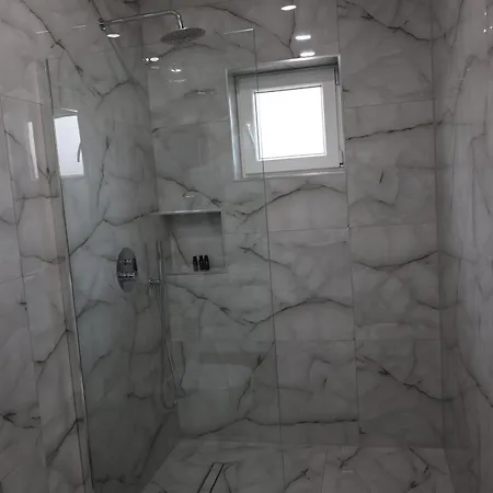 London Restaurant Hotel