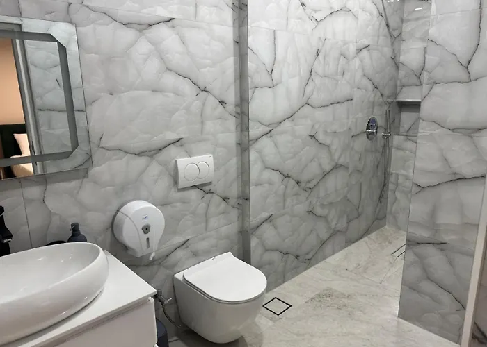 London Restaurant Otel 4*