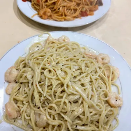 London Restaurant 호텔 Kukes