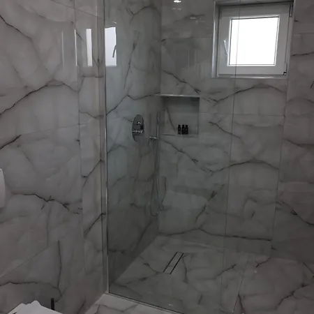 London Restaurant Kukes