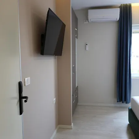 London Restaurant 4* Kukes