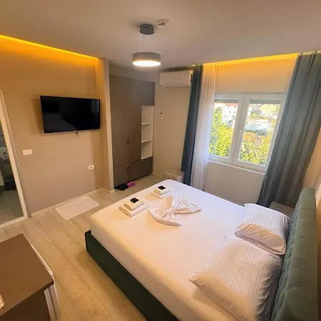 London Restaurant Hotel 4*